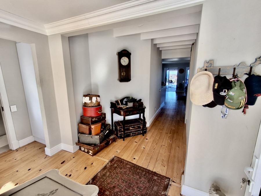 5 Bedroom Property for Sale in Grotto Bay Western Cape